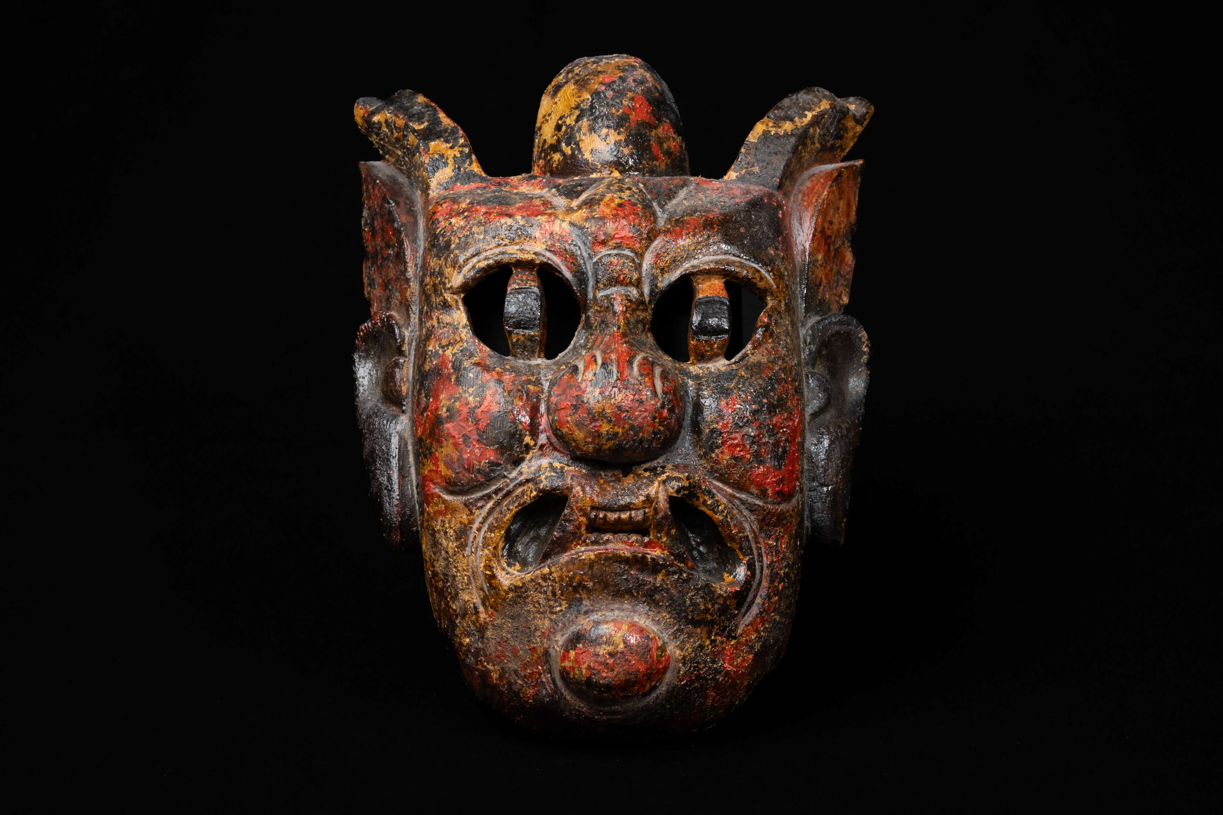 Masque en résine époxy, patine de peinture ancienne sur bois